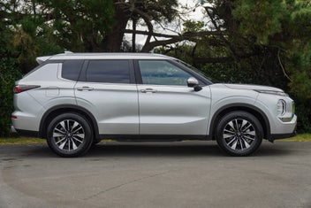 Mitsubishi Outlander 2025 photo 3