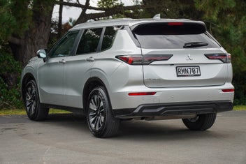 Mitsubishi Outlander 2025 photo 4