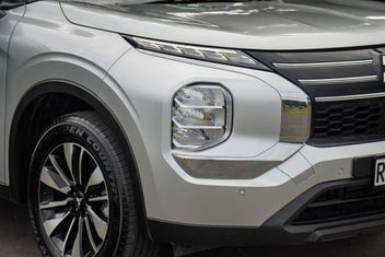 Mitsubishi Outlander 2025 photo 5