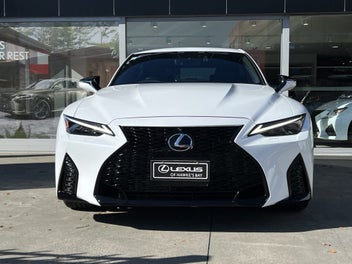 Lexus Is 500 2023 photo 3