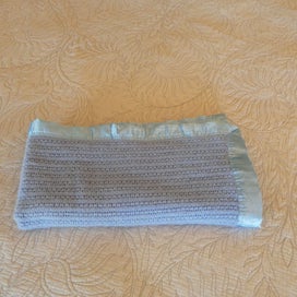 Listing 2 of 5 for (vgc) SOFT AUSTRALIAN 100% WOOL Bassinet blanket (blue) AIRCELL