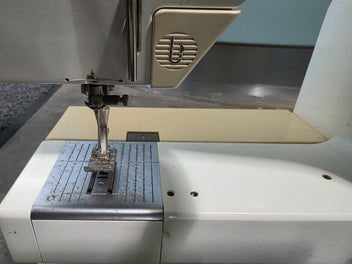 Listing 6 of 7 for Bernina 1080 Special Computer Sewing Machine