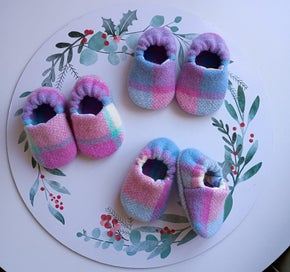 Listing 5 of 9 for Vintage wool baby slippers (new)
