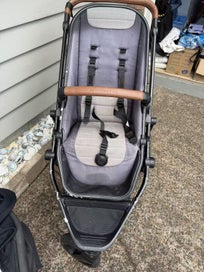 Listing 7 of 11 for Edwards & Co Oscar MX Pram + Very Clean Bassinet | Great Travel System