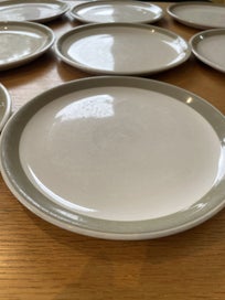 Listing 2 of 4 for 9x Crown Lynn dinner plates fab condition