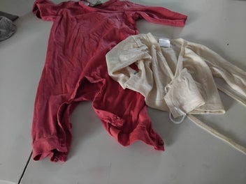 Listing 6 of 9 for 10 BABY ITEMS SZ 00 3 -6 MONTHS. Lot 3