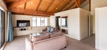 Listing 4 of 13 for Apartment Pahia Waterfront sleeps up to 6