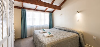 Listing 7 of 13 for Apartment Pahia Waterfront sleeps up to 6