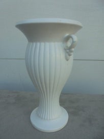 Listing 2 of 9 for -+-+- CROWN LYNN VASE +-+-