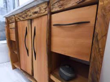 Listing 20 of 20 for 11.06 LM – A grade Rata 90/100 × 80/100 mm Mixed Size Solid Rata Beams