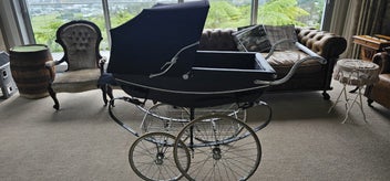Listing 3 of 5 for SilverCross Pram