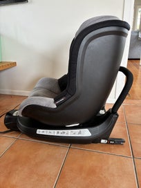 Listing 2 of 15 for Mountain Buggy Safe Rotate Car Seat ISOFIX ONLY