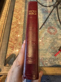 Listing 2 of 7 for Gideons Holy Bible – Compact Red Hardback Bible