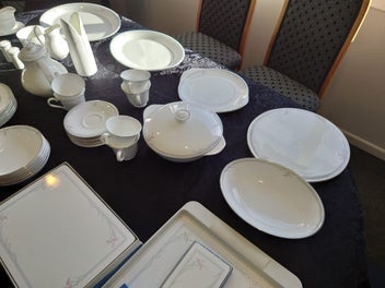 Listing 4 of 5 for Royal Doulton Carnation tableware and extensive accessories