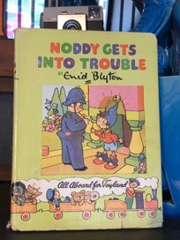 Listing 7 of 8 for Noddy Hardcover Books x 5
