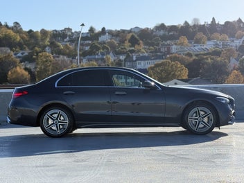 Mercedes-Benz C 350 E 2026 photo 4