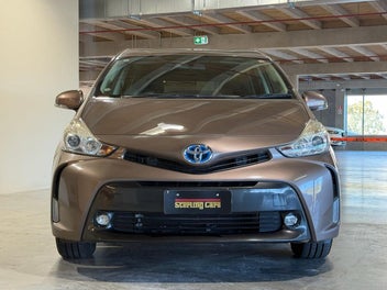 Toyota Prius Alpha 2015 photo 3