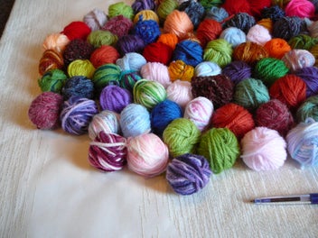 Listing 2 of 4 for BULK WOOL / YARN ASSORTED LOT 2