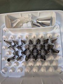 Listing 2 of 5 for Cake Decorating set