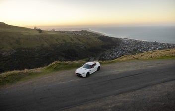 Aston Martin Vantage 2017 photo 5