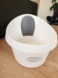 Listing 2 of 2 for XL Shnuggle bath (9m+)