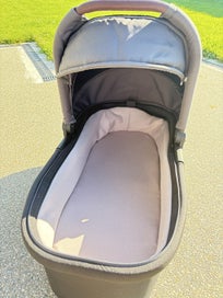 Listing 3 of 5 for Edward’s & Co Carry Cot