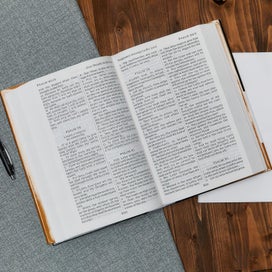 Listing 4 of 7 for KJV, Pew Bible, Large Print, Hardcover, Black, Red Letter Edition, Comfort