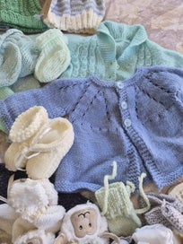 Listing 7 of 7 for Newborn Winter Jumpers ,Hats & Booties