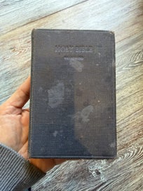 Listing 1 of 12 for Vintage Holy Bible Illustrated – Oxford University Pres – selling as is