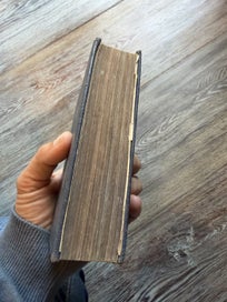 Listing 3 of 12 for Vintage Holy Bible Illustrated – Oxford University Pres – selling as is
