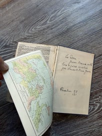 Listing 10 of 12 for Vintage Holy Bible Illustrated – Oxford University Pres – selling as is