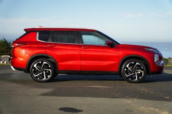 Mitsubishi Outlander 2024 photo 3