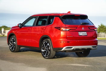 Mitsubishi Outlander 2024 photo 4