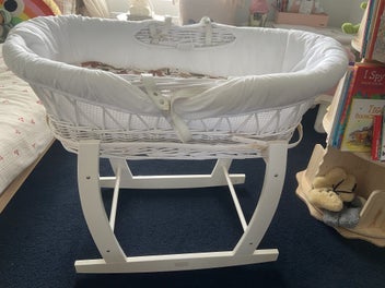 Listing 2 of 8 for Rocking Bassinet