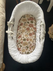 Listing 4 of 8 for Rocking Bassinet
