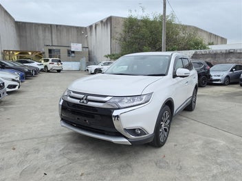 Mitsubishi Outlander 2015 photo 2