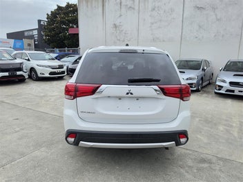 Mitsubishi Outlander 2015 photo 5