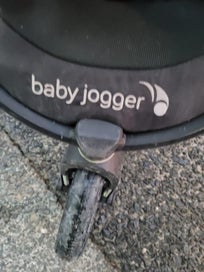 Listing 5 of 7 for Baby Jogger pram