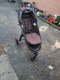 Listing 3 of 7 for Baby Jogger pram