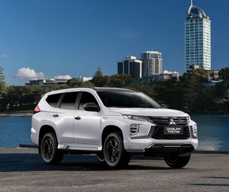 Mitsubishi Pajero Sport 2026 photo 2
