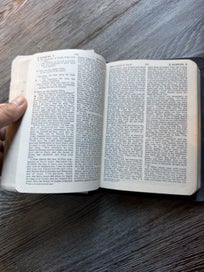Listing 6 of 8 for Vintage Holy Bible – Revised Standard Version (1952)