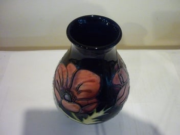 Listing 4 of 5 for MOORCROFT HIBISCUS VASE.