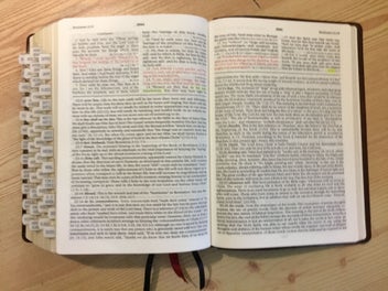 Listing 9 of 16 for Henry Morris KJV Study Bible (10 point)