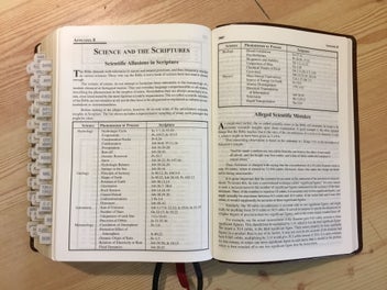 Listing 14 of 16 for Henry Morris KJV Study Bible (10 point)