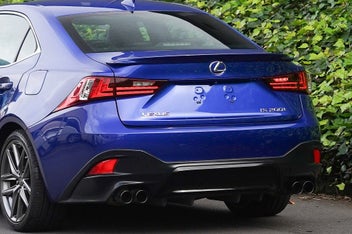 Lexus Is 200T 2015 photo 4
