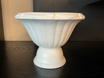 Listing 5 of 9 for Crown Lynn Roydon Pottery Vase in near Mint Condition