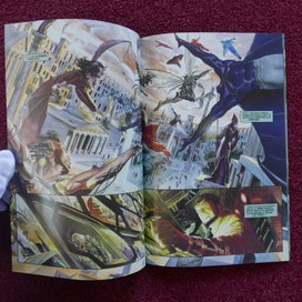 Listing 10 of 11 for Kingdom Come - Alex Ross masterpiece - All 4 issues are High Grade beauties !
