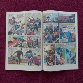 Listing 5 of 6 for Captain America - Issue 255 - 40th Anniversary Issue - High Grade