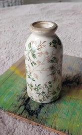 Listing 3 of 4 for ***Tiny Treasures*** Pretty vintage style pottery floral vase.