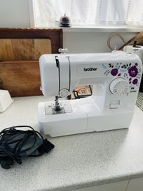Listing 2 of 3 for Brother ja1400 sewing machine